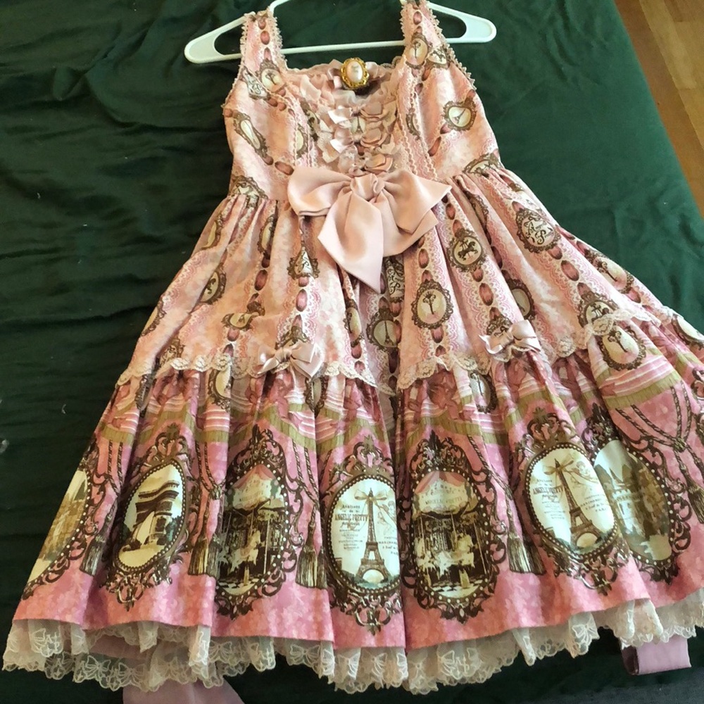 Angelic Pretty Cameo Window